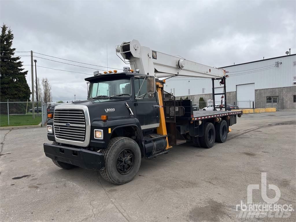 Ford L8000 Autogru