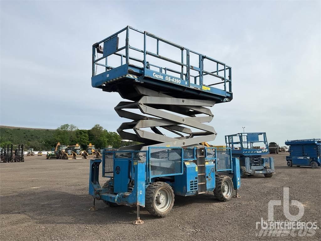 Genie GS4390 Piattaforme a pantografo