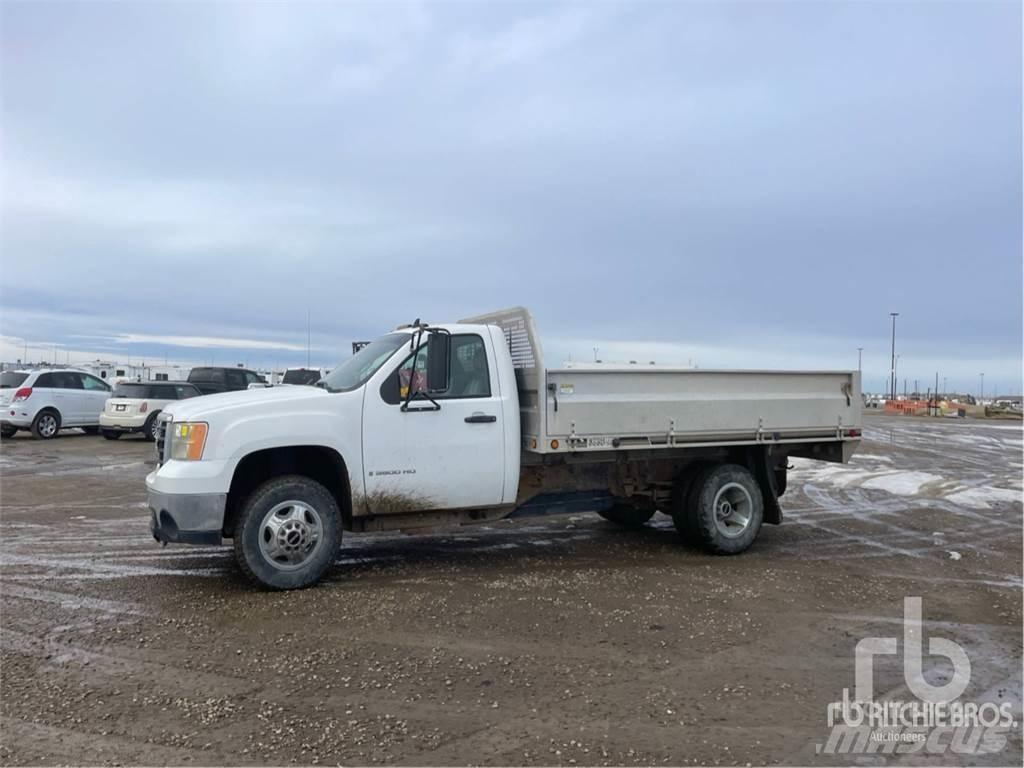GMC 3500HD Camion con sponde ribaltabili