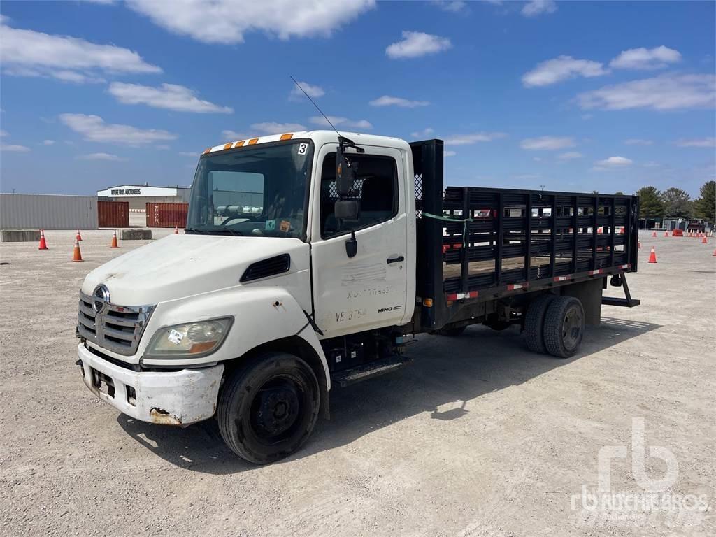 Hino 165 Camion con sponde ribaltabili