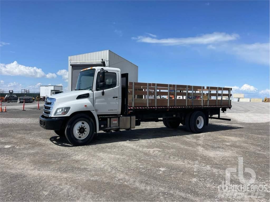 Hino 268 Camion con sponde ribaltabili
