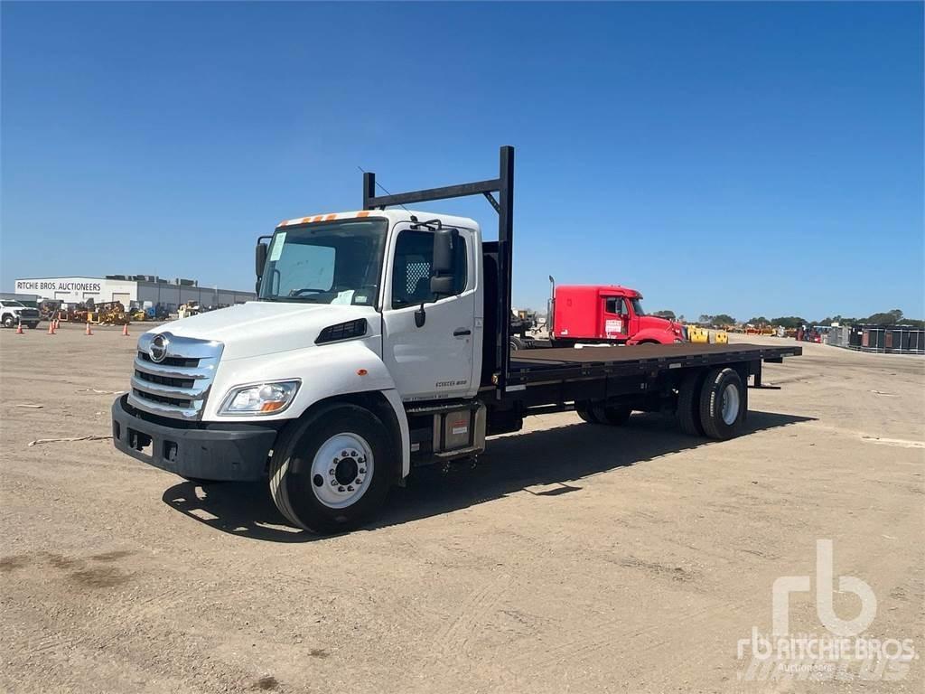 Hino 268 Camion con sponde ribaltabili