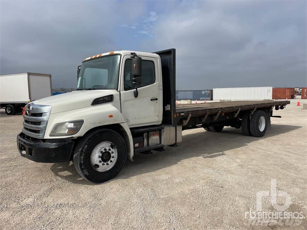 Hino 268 Camion con sponde ribaltabili