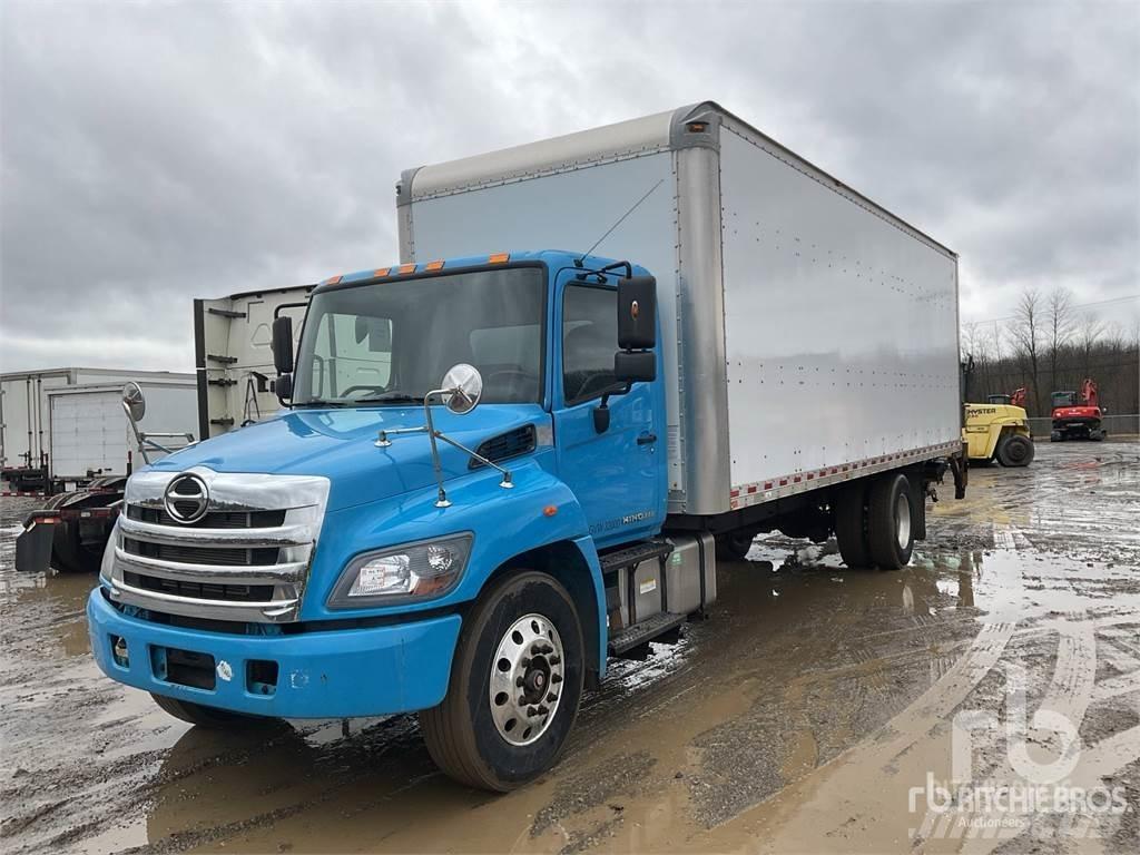 Hino 338 Furgone chiuso