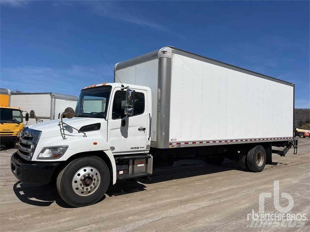 Hino 338 Furgone chiuso