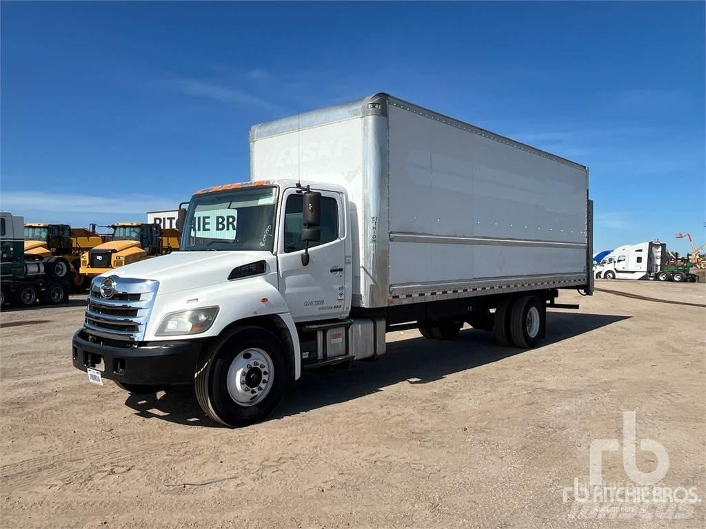 Hino 338 Furgone chiuso