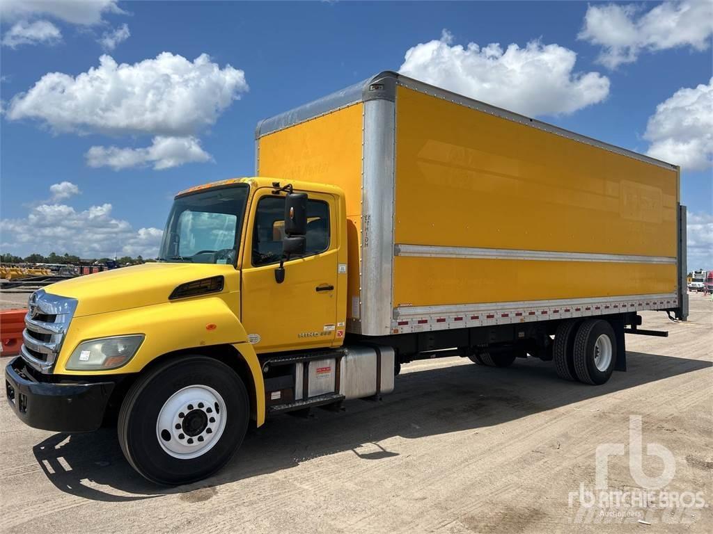 Hino 338 Furgone chiuso