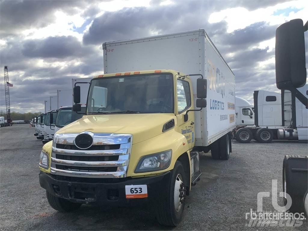 Hino 338 Furgone chiuso