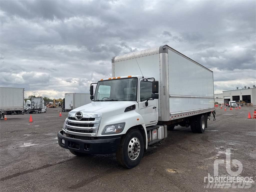 Hino 338 Furgone chiuso