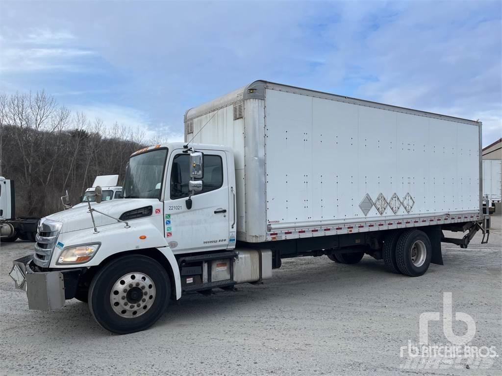 Hino 338 Furgone chiuso