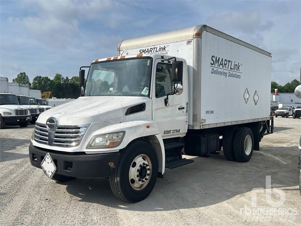 Hino 338 Furgone chiuso