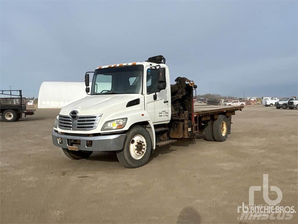 Hino 338 Autogru