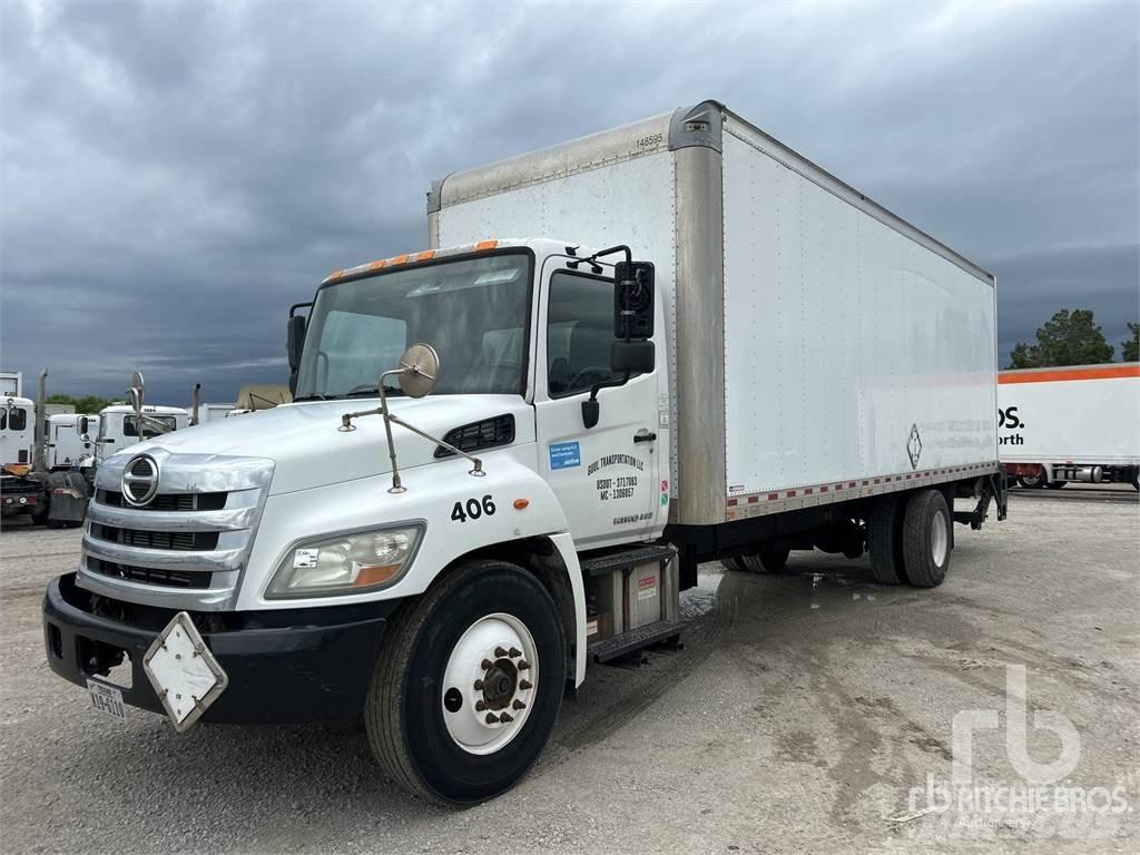Hino 338 Furgone chiuso