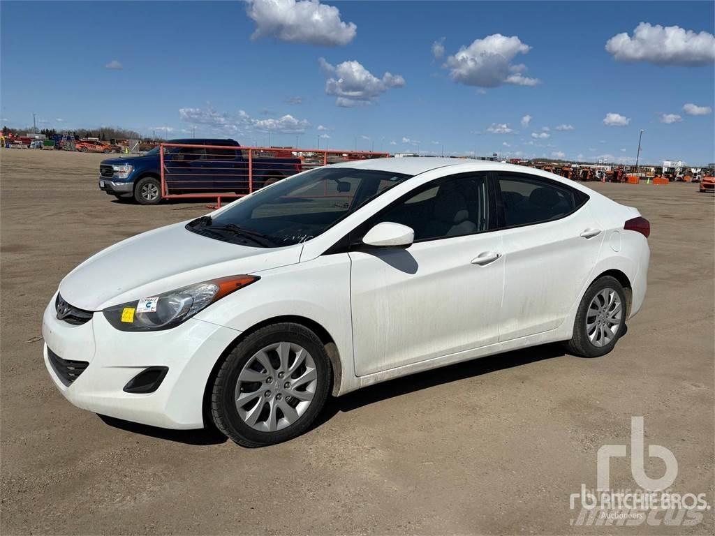 Hyundai ELANTRA Auto
