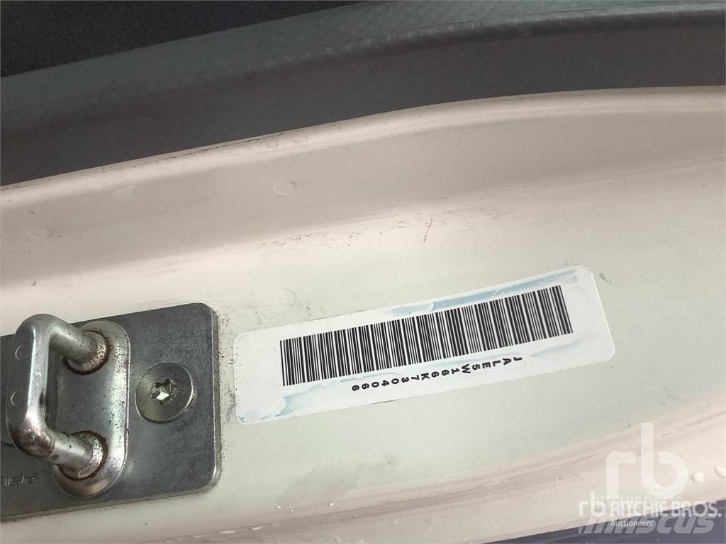 Isuzu NRR Van a temperatura controllata