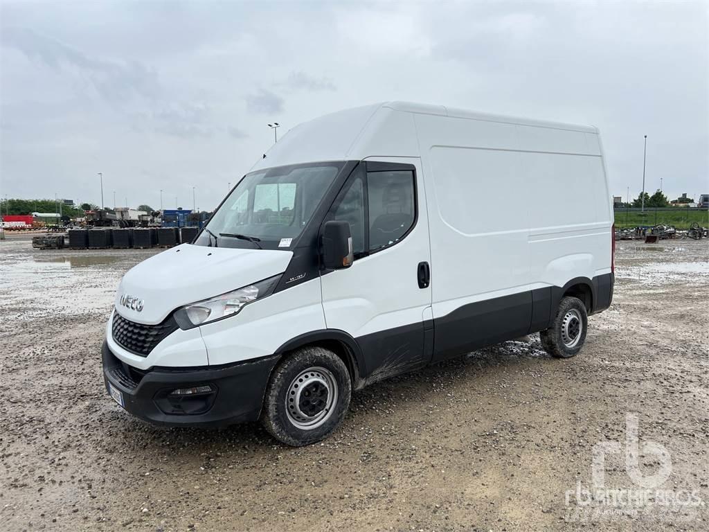 Iveco DAILY Furgone chiuso