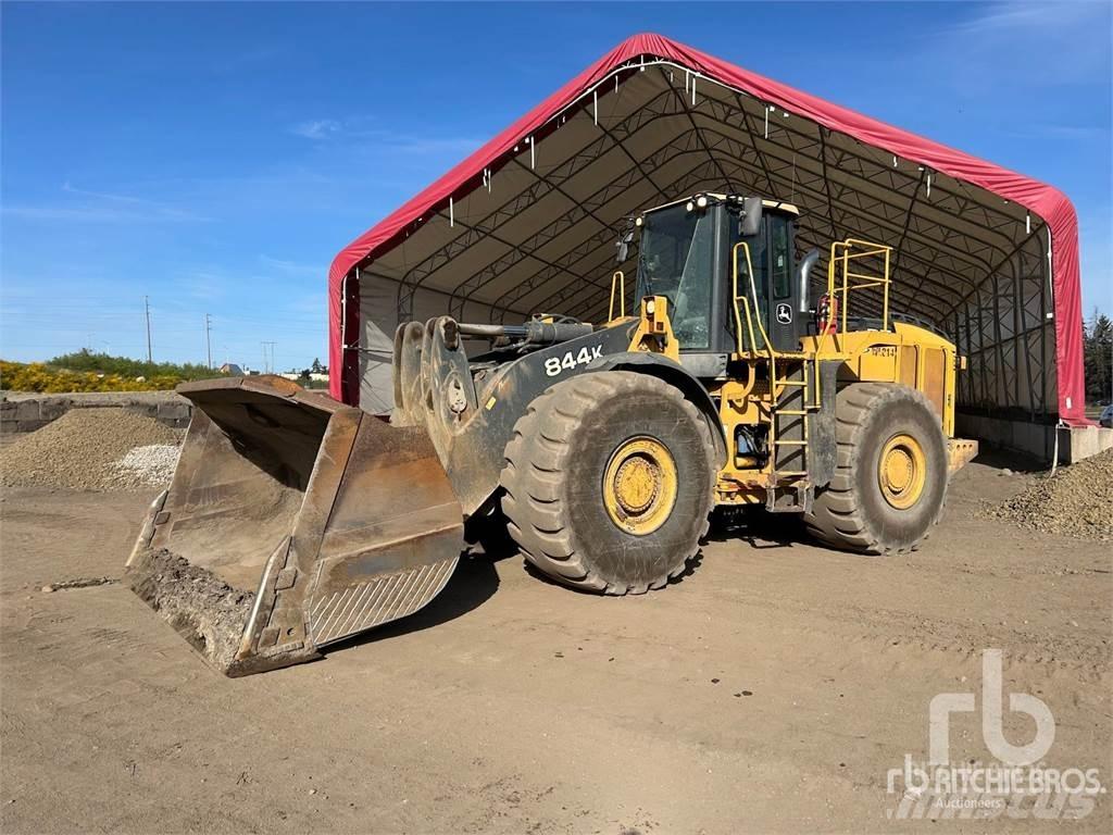 John Deere 844K Pale gommate