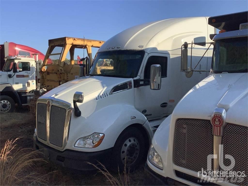 Kenworth T680 Motrici e Trattori Stradali