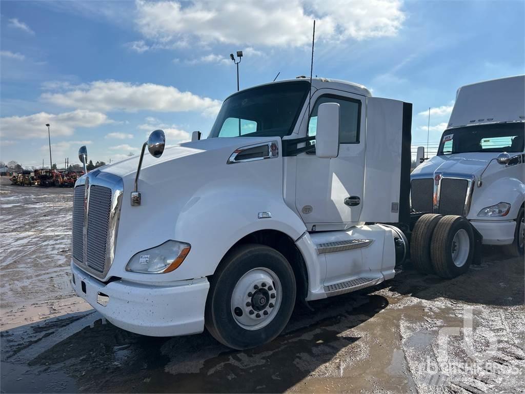 Kenworth T680 Motrici e Trattori Stradali