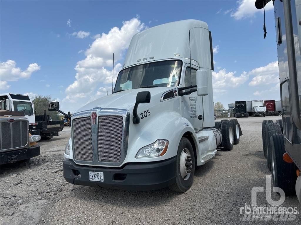 Kenworth T680 Motrici e Trattori Stradali