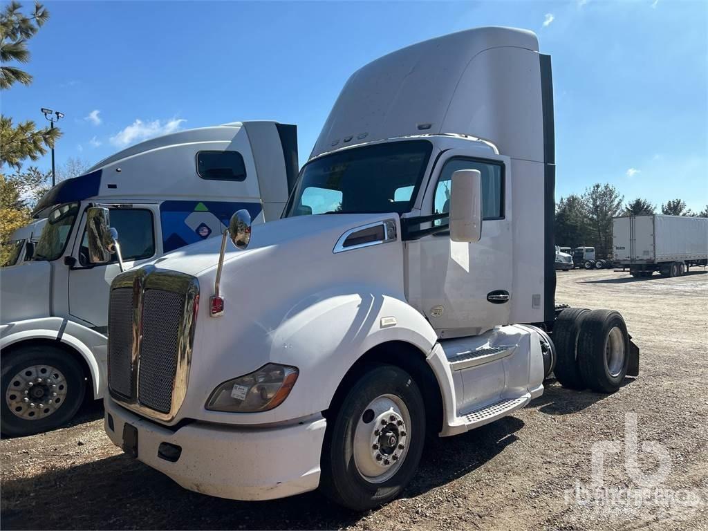 Kenworth T680 Motrici e Trattori Stradali
