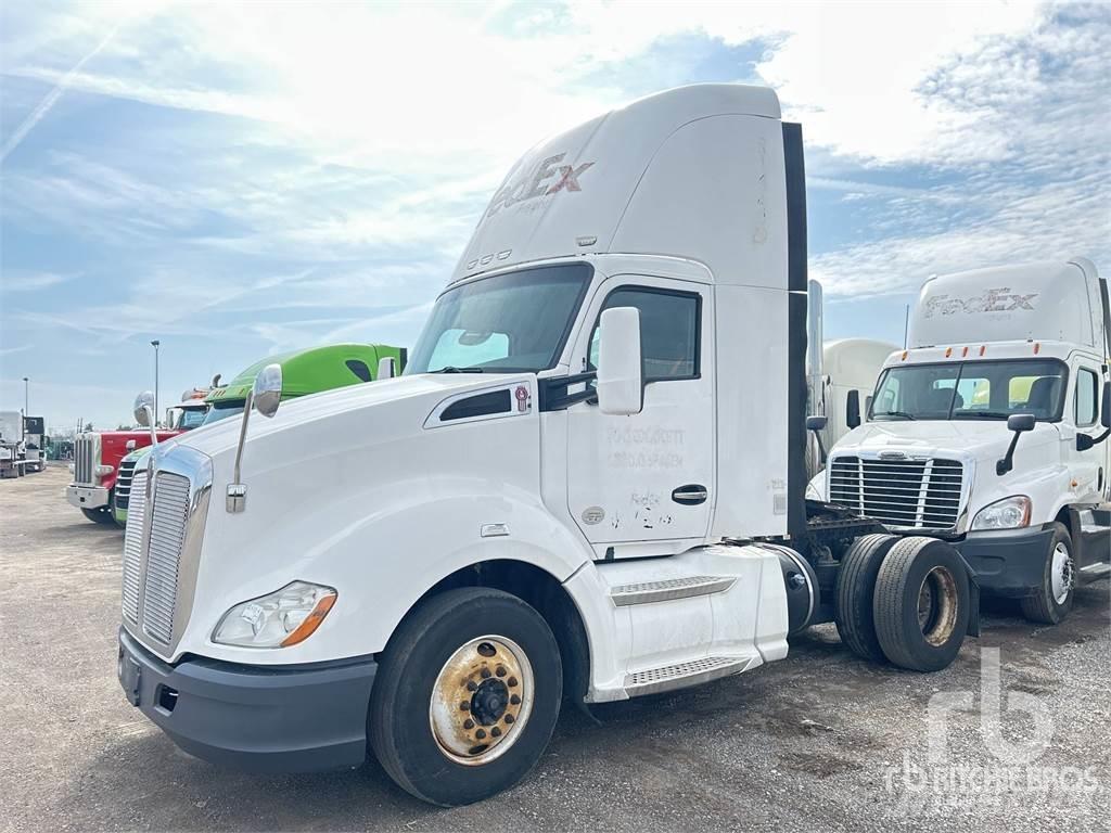 Kenworth T680 Motrici e Trattori Stradali