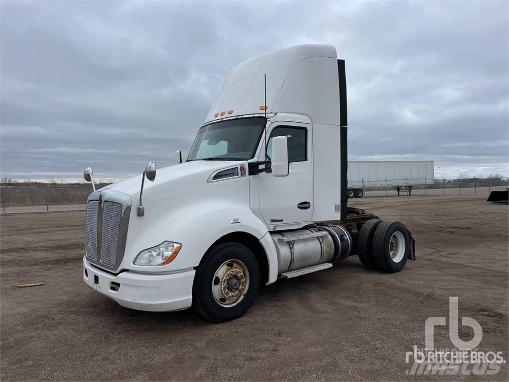 Kenworth T680 Motrici e Trattori Stradali