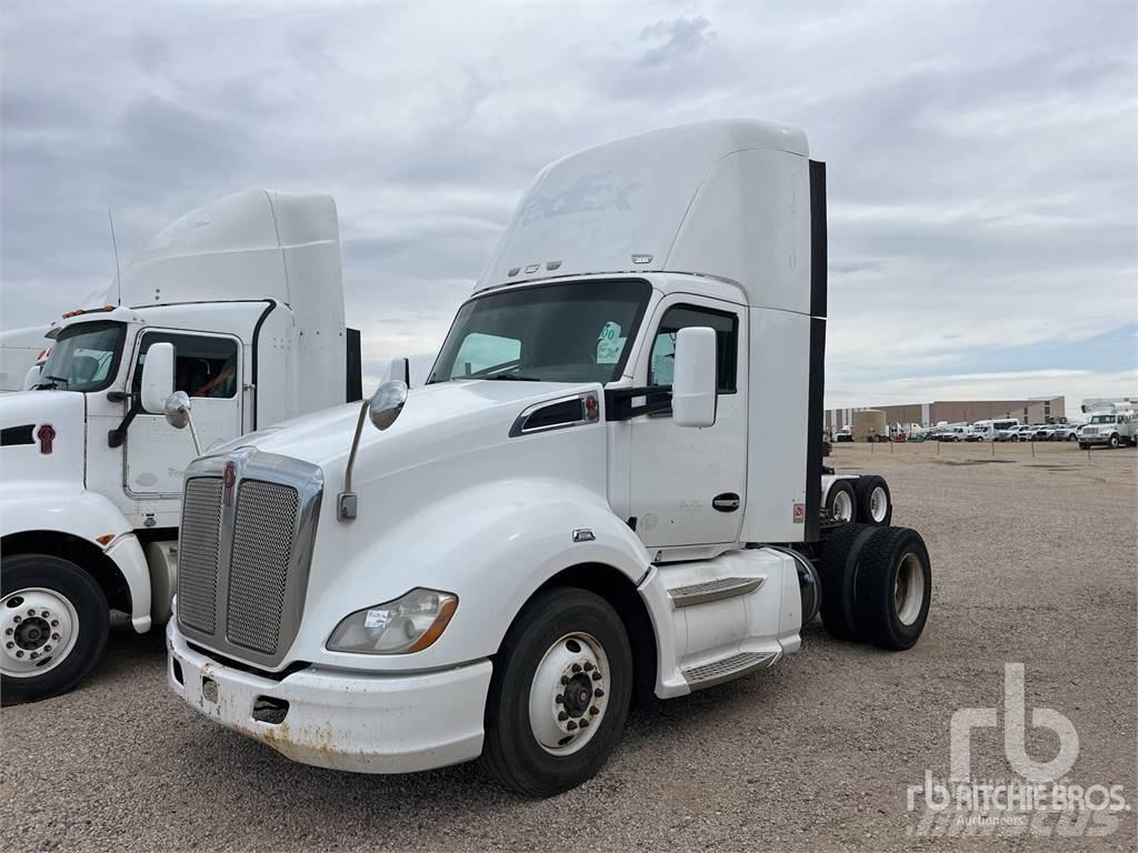 Kenworth T680 Motrici e Trattori Stradali