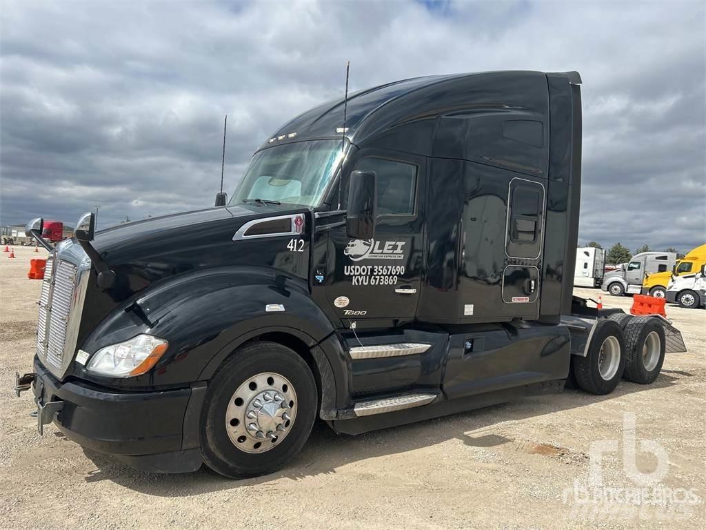 Kenworth T680 Motrici e Trattori Stradali