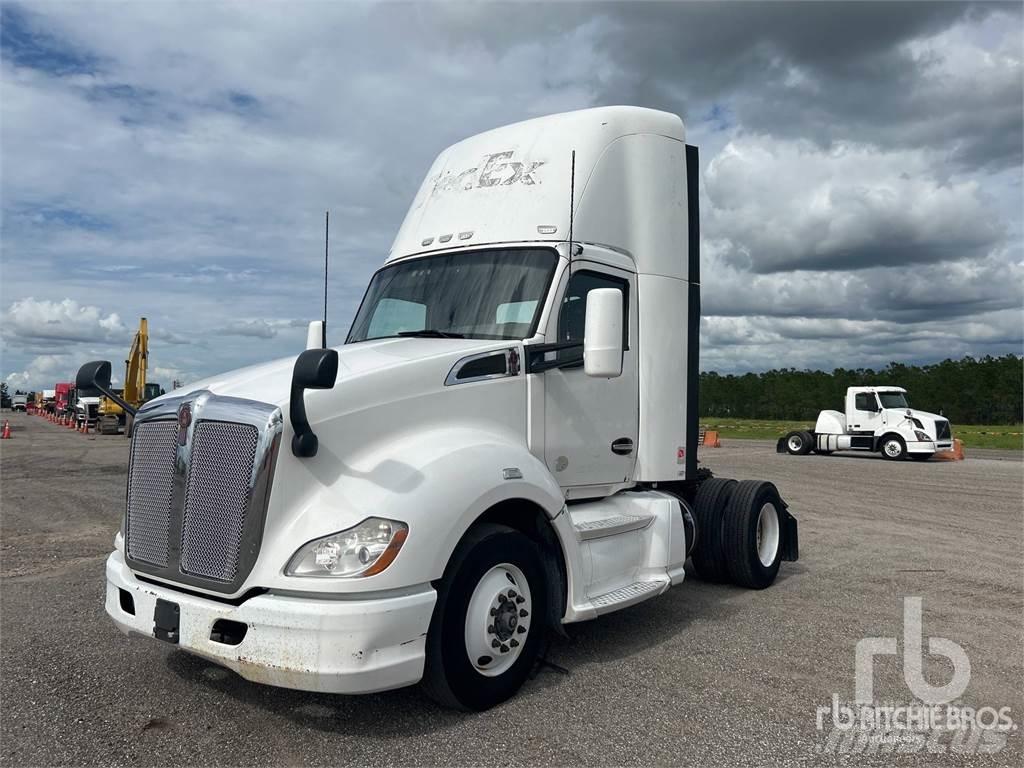 Kenworth T680 Motrici e Trattori Stradali