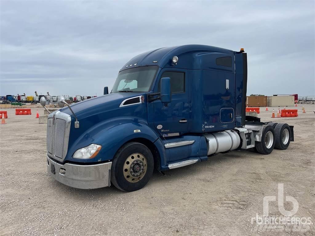 Kenworth T680 Motrici e Trattori Stradali