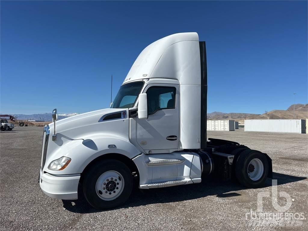 Kenworth T680 Motrici e Trattori Stradali