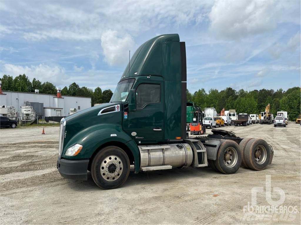 Kenworth T680 Motrici e Trattori Stradali