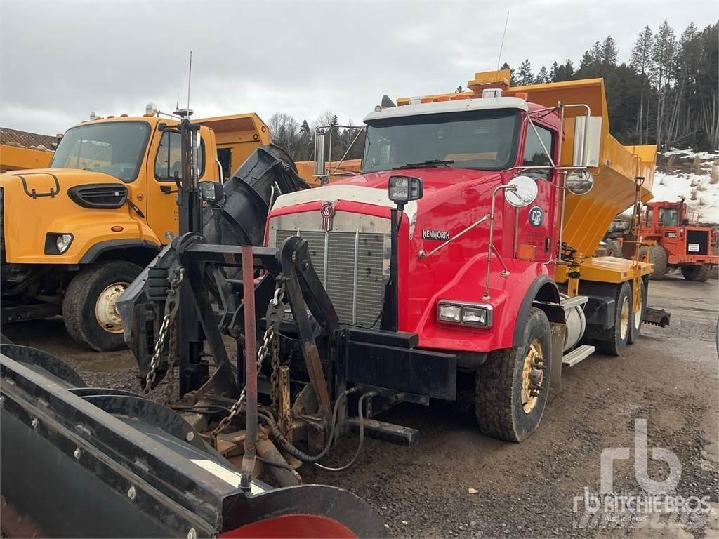 Kenworth T800 Lame spazzaneve e aratri