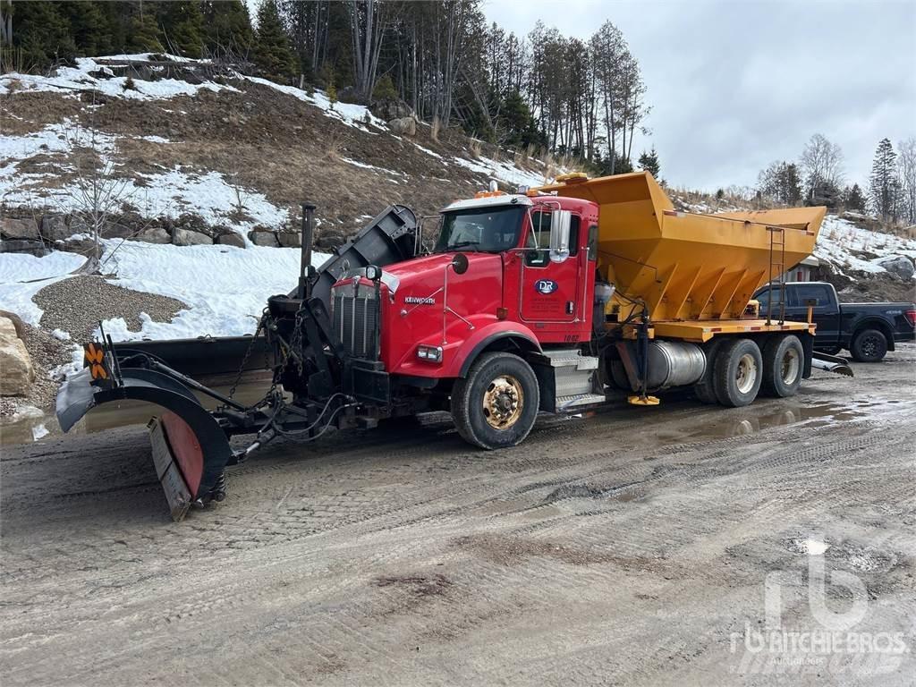 Kenworth T800 Lame spazzaneve e aratri