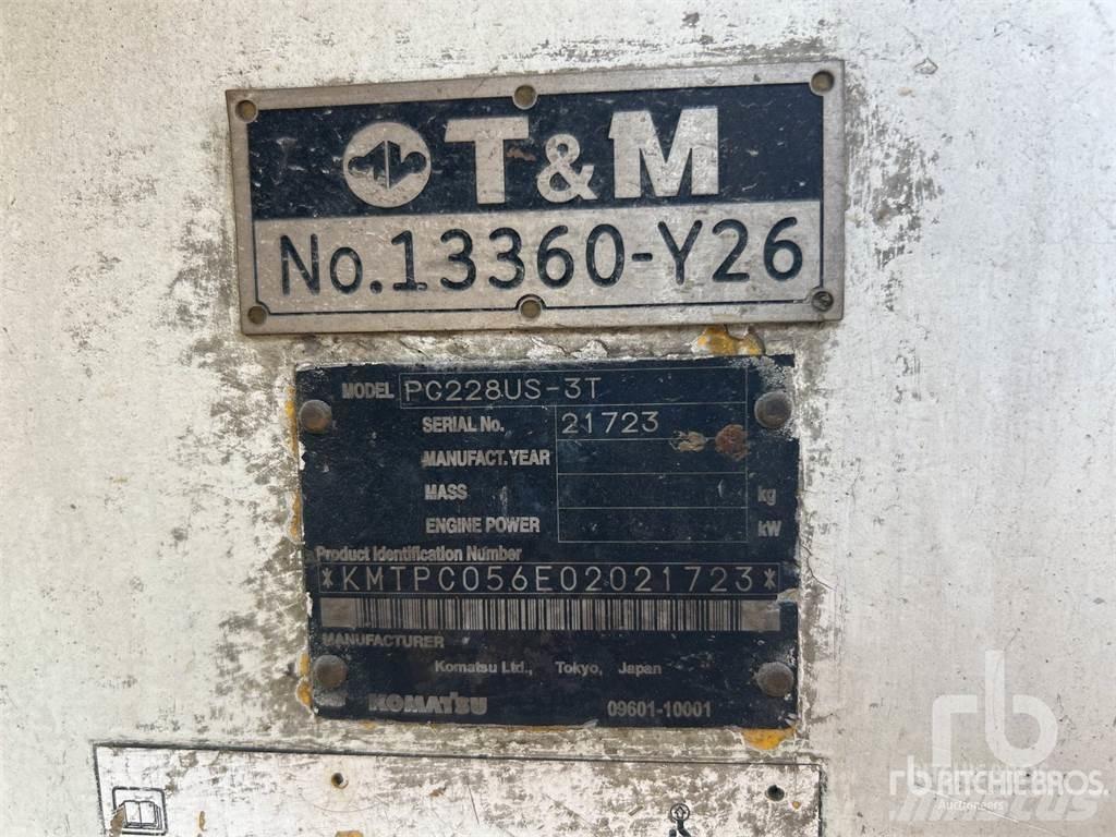 Komatsu PC228US Escavatori cingolati