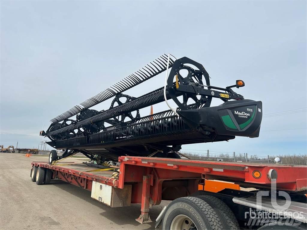 MacDon FD135 Testate per mietitrebbie