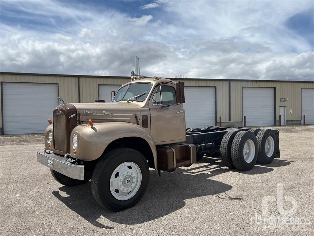 Mack 1956 Autocabinati