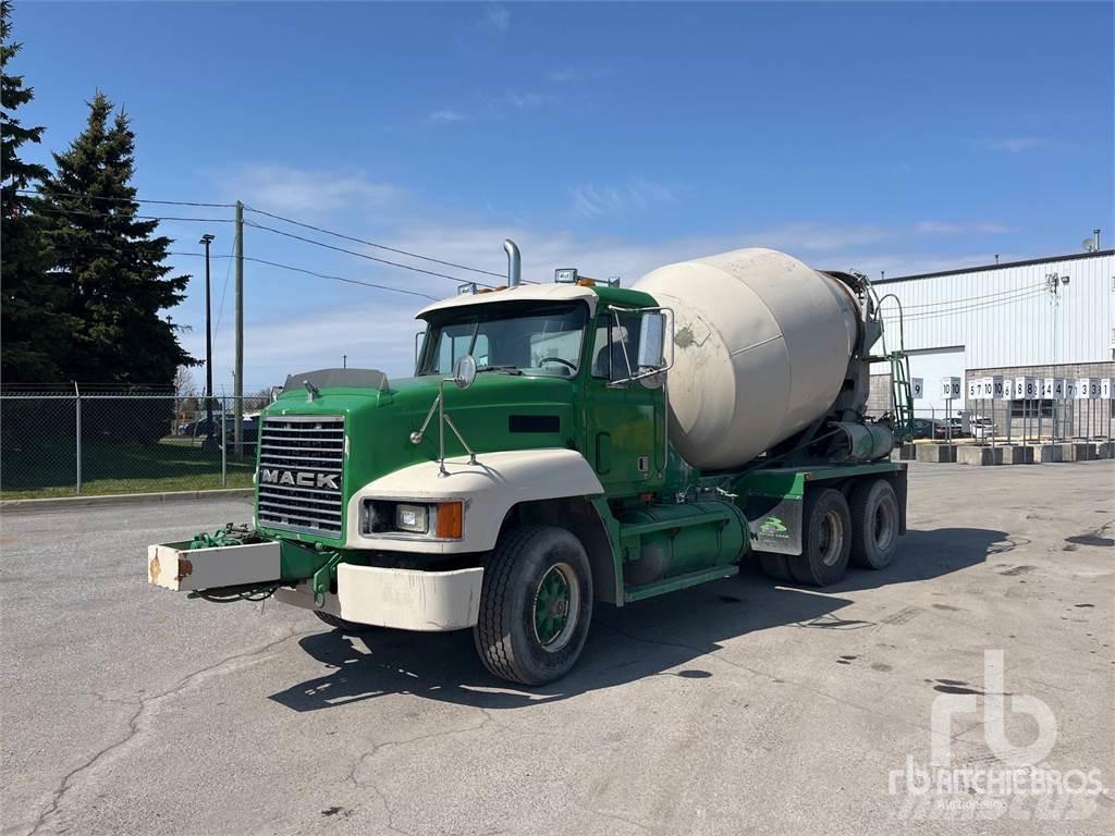 Mack CH613 Betoniere
