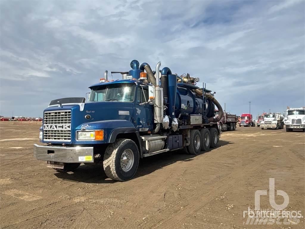 Mack CL713 Camion autospurgo