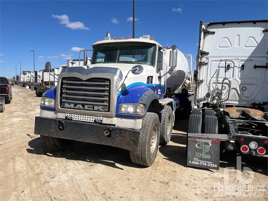 Mack CPT713 Betoniere