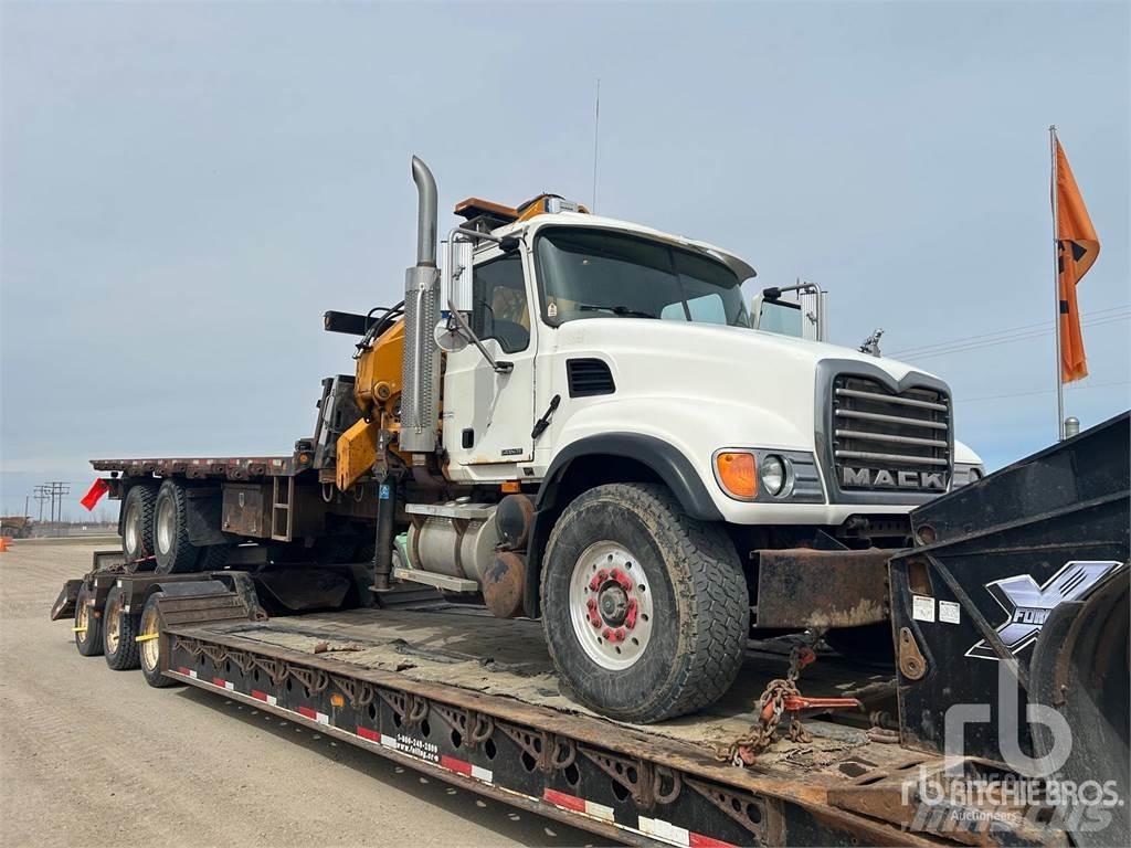 Mack CV713 Autogru