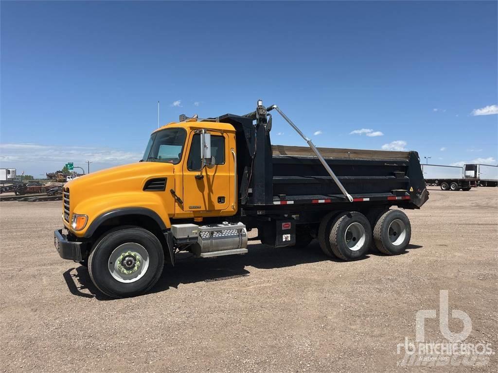 Mack CV713 Camion ribaltabili