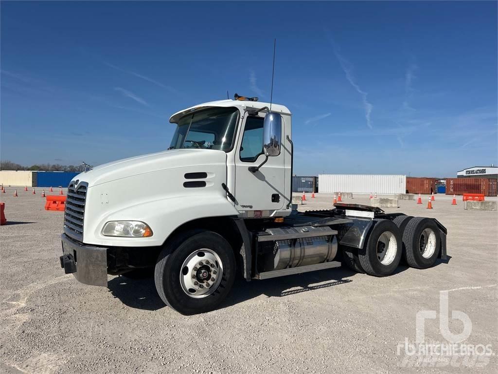 Mack CX613 Motrici e Trattori Stradali
