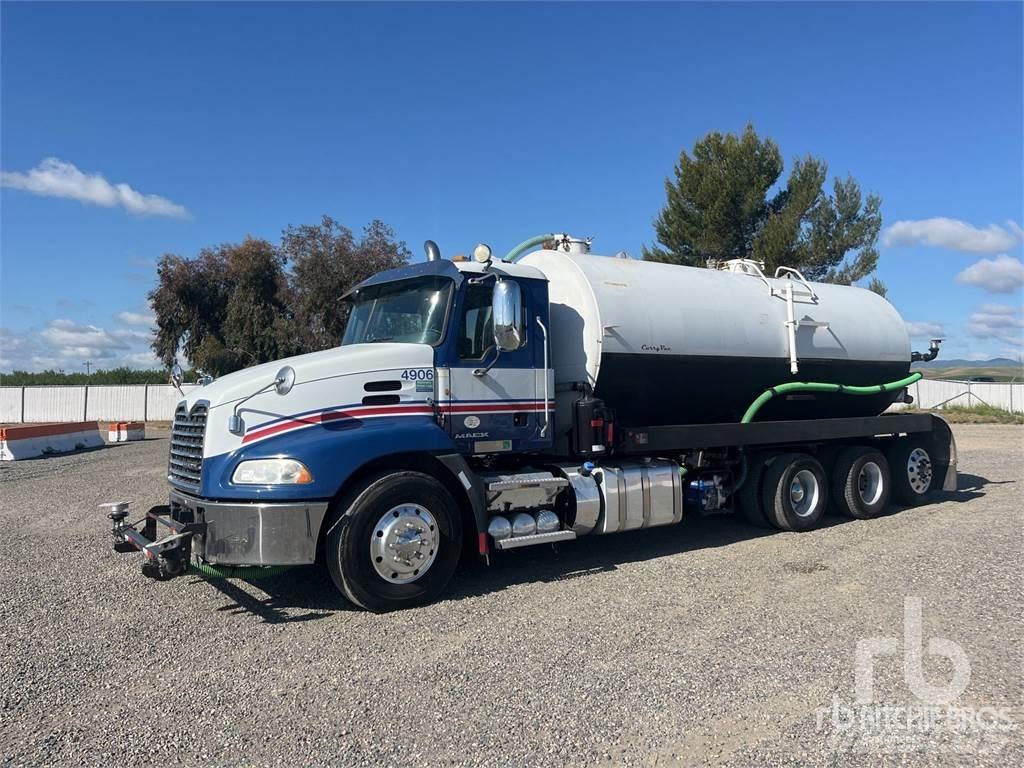 Mack CX613 Autocisterne