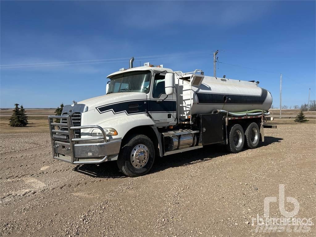 Mack CX613 Autocisterne