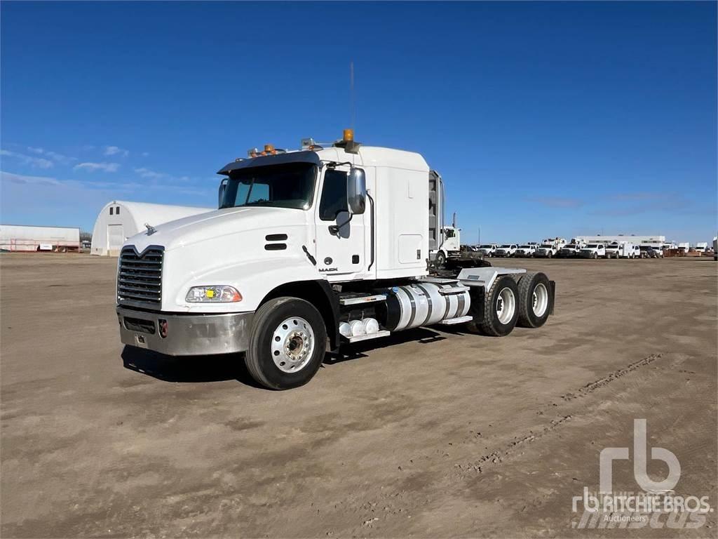 Mack CXU613 Motrici e Trattori Stradali