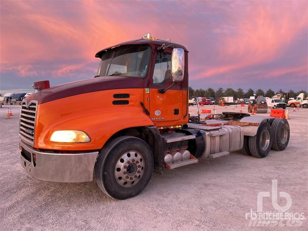 Mack CXU613 Motrici e Trattori Stradali