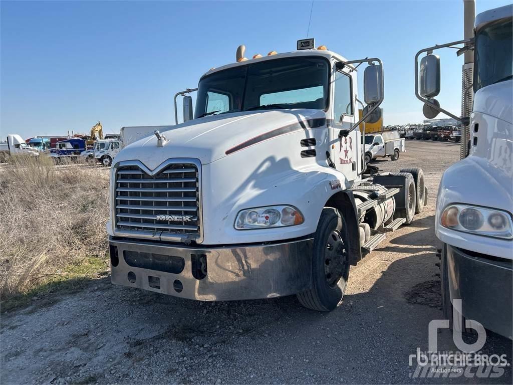 Mack CXU613 Motrici e Trattori Stradali