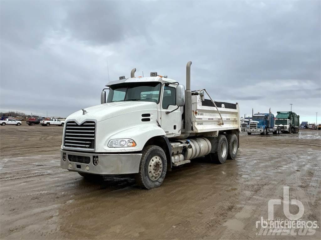 Mack CXU613 Camion ribaltabili